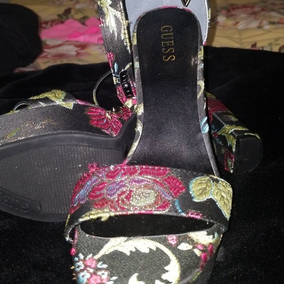 platform heels - Picture 2 of 4